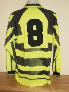 Bee_Away_Back