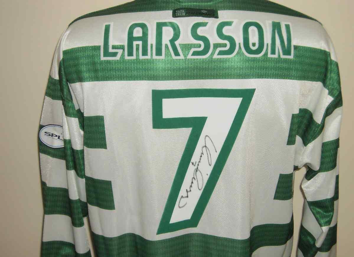 Larsson9899_Close